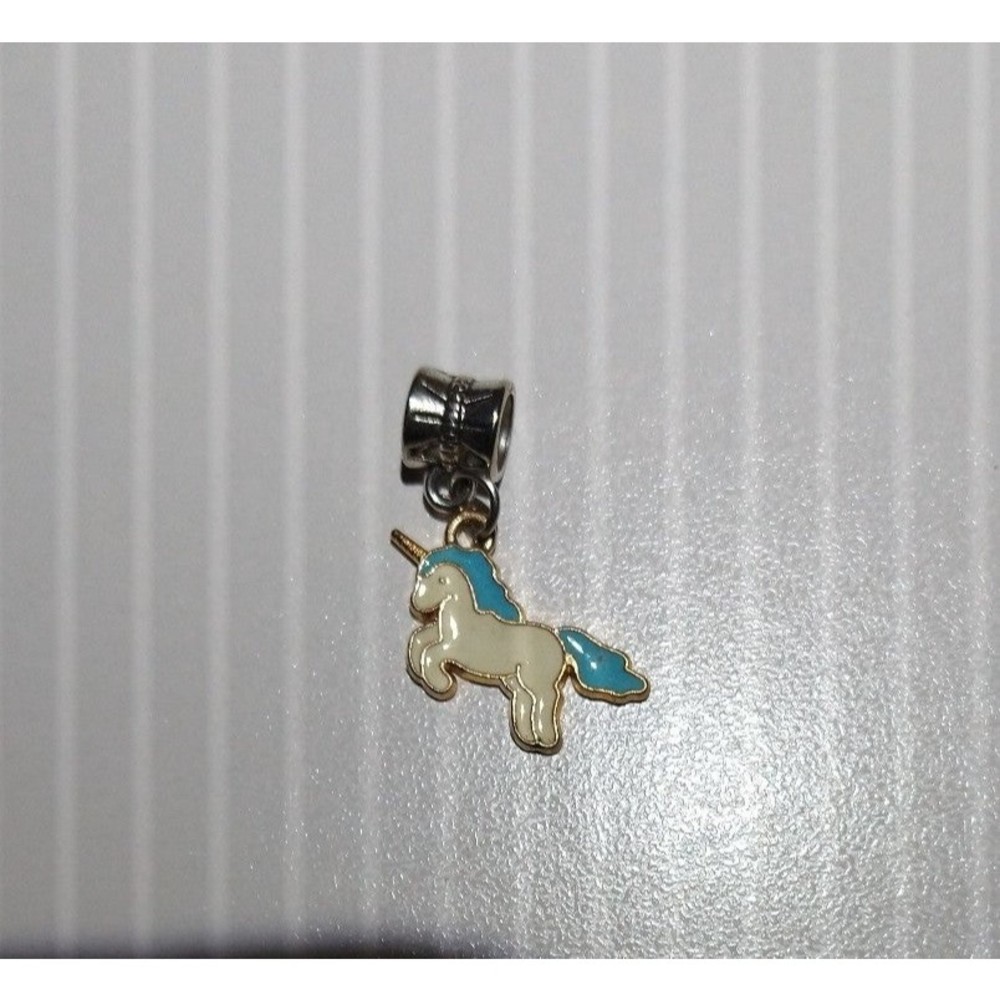 Dangle Charm - diy jewelry dangle for necklaces or bracelets. SUPER CUTE!